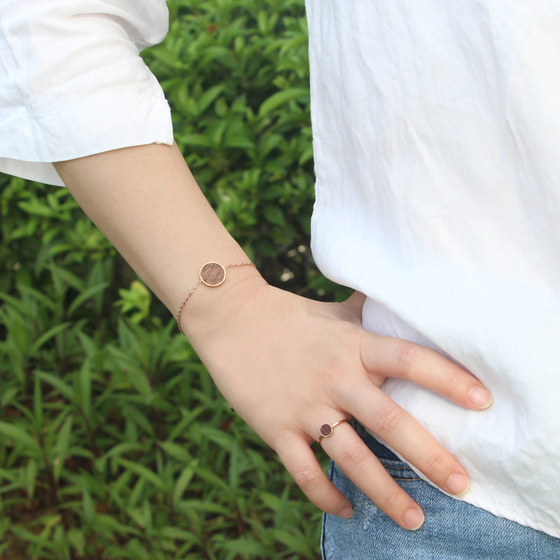 SOPEWOD Delicate Bracelet with Round Natural Wooden Pendant