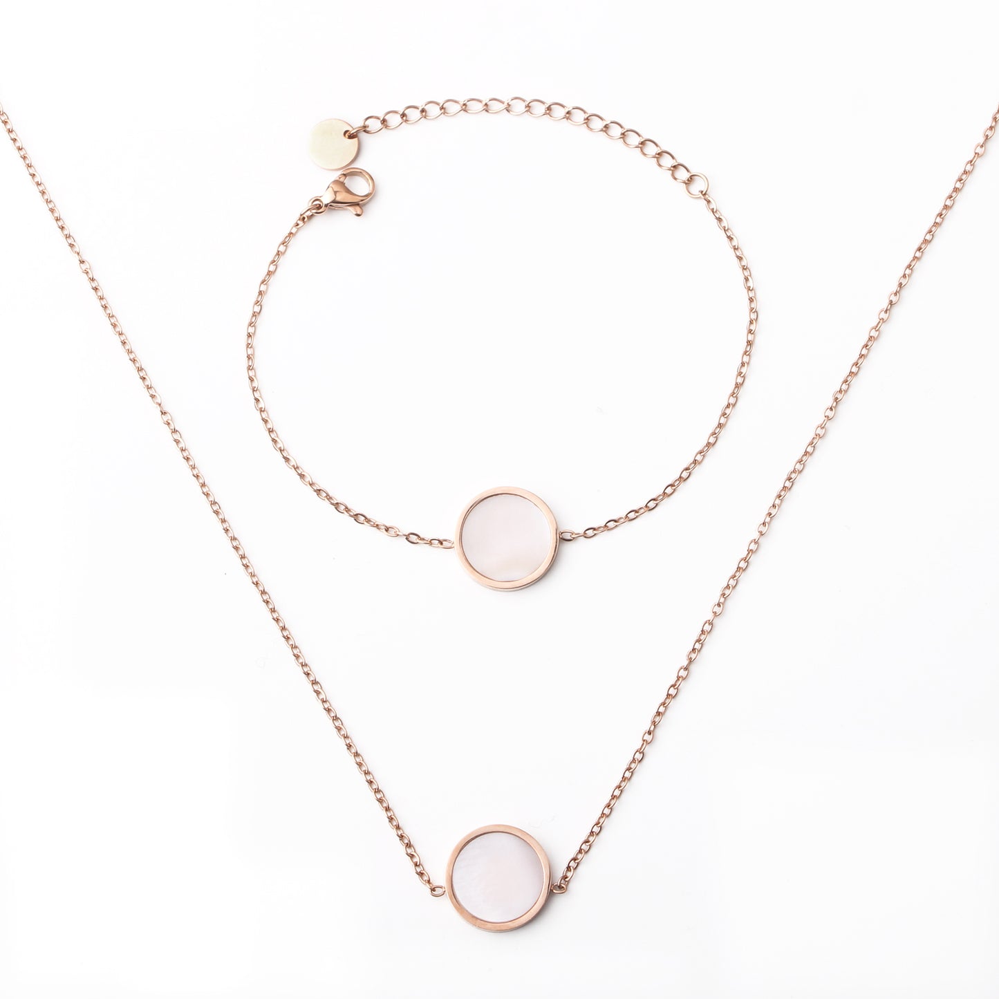 SOPEWOD Delicate Necklace With Rounf Shell Detail